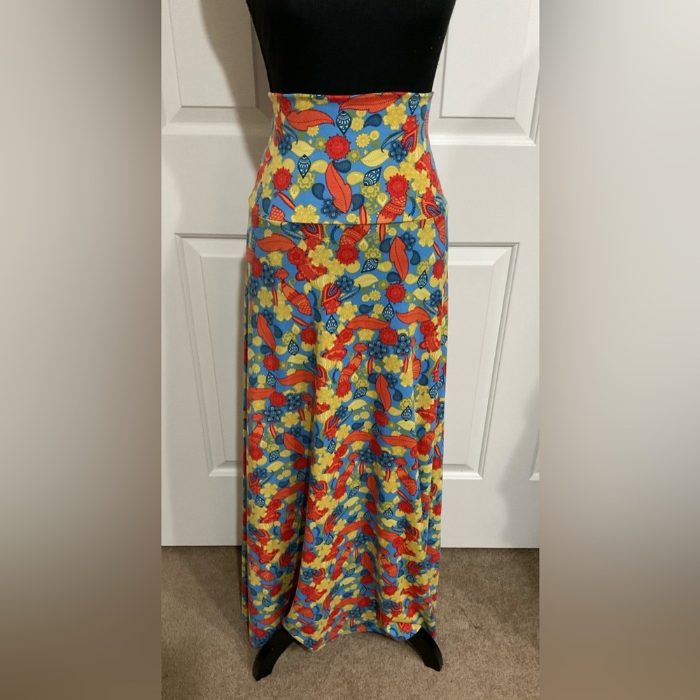 LuLaRoe S Maxi Skirt with Bold Floral Design